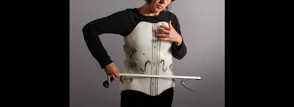 clamshell brace for back